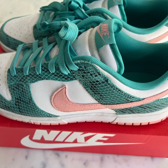 Nike Dunk Low ME washed teal/bleached coral snakeskin - Picture 4 of 8